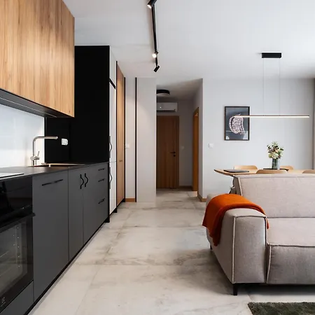 Comfort - Hillhouse By Mw Estates Self Check-in 24h 아파트 *